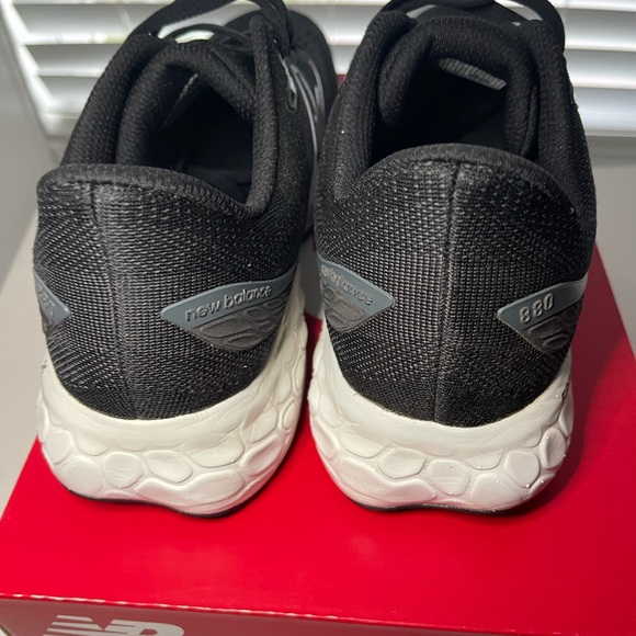 Gently worn New Balance Men’s 880v12 with box - Picture 6 of 10